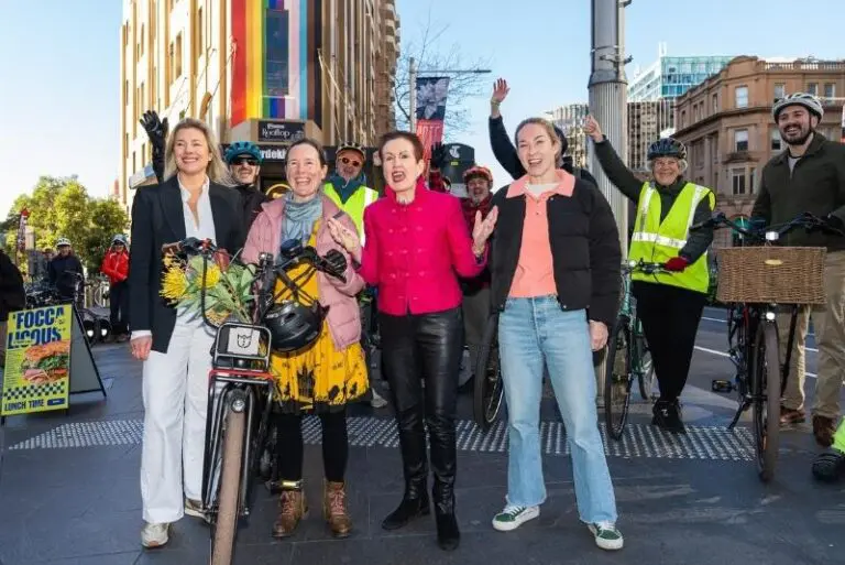 Oxford Street's long-awaited cycleway finally opens